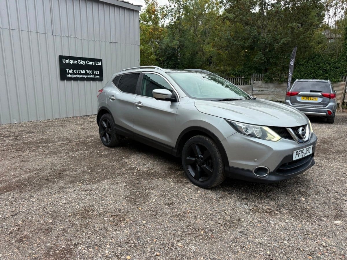Nissan Qashqai - image 1 of 55