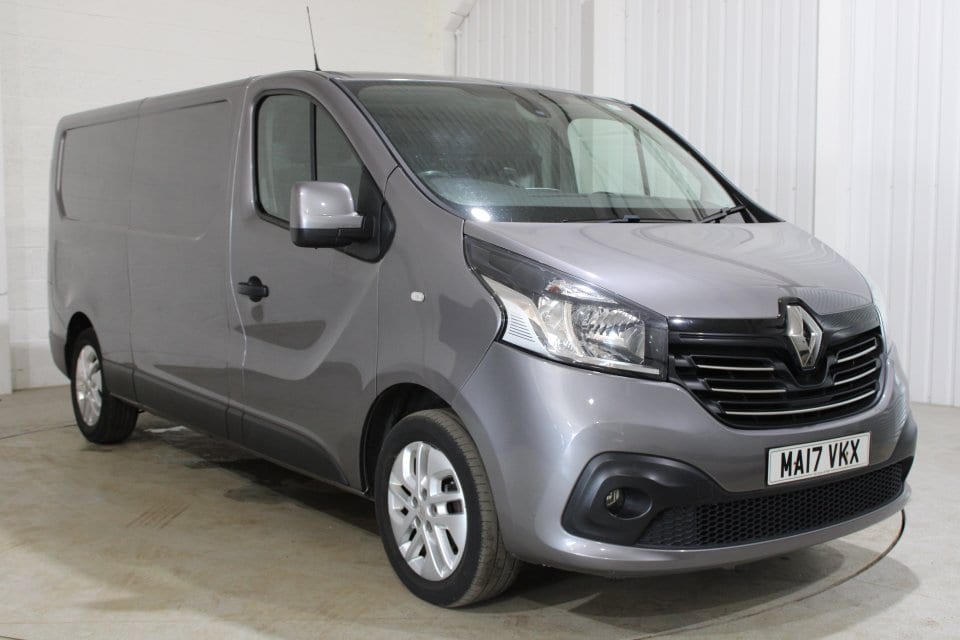 Renault Trafic - image 1 of 24