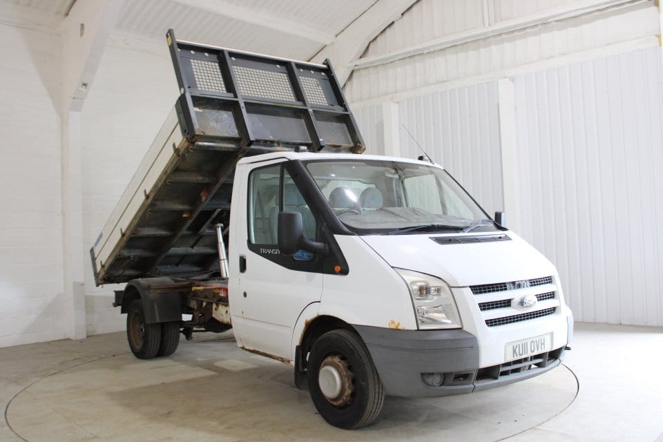 Ford Transit - image 1 of 17