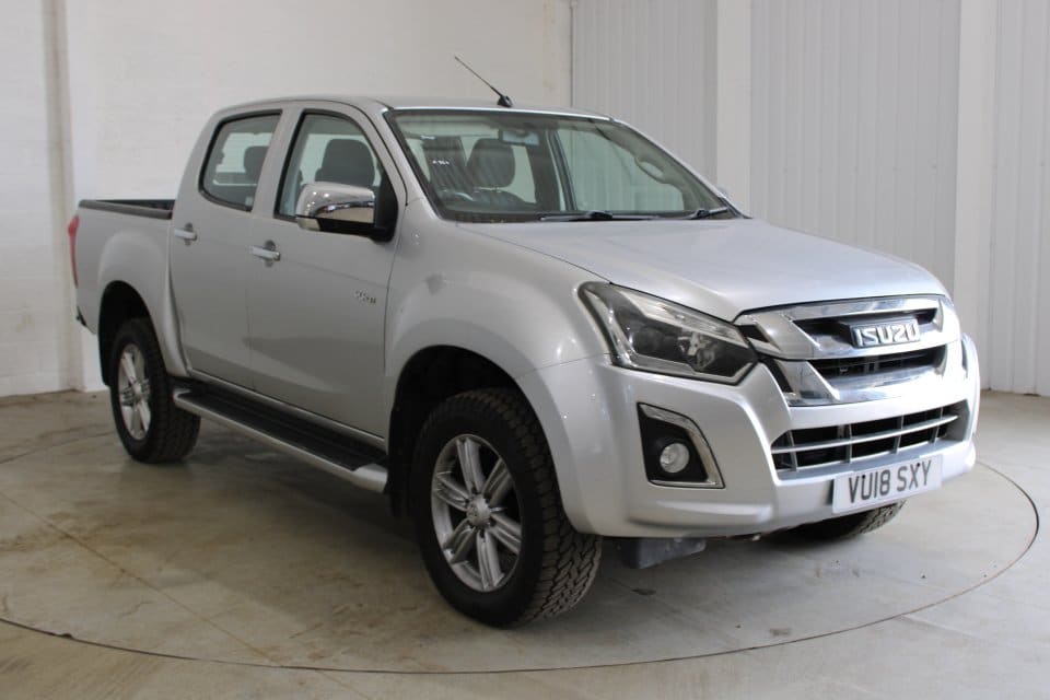 Isuzu D-Max - image 1 of 15
