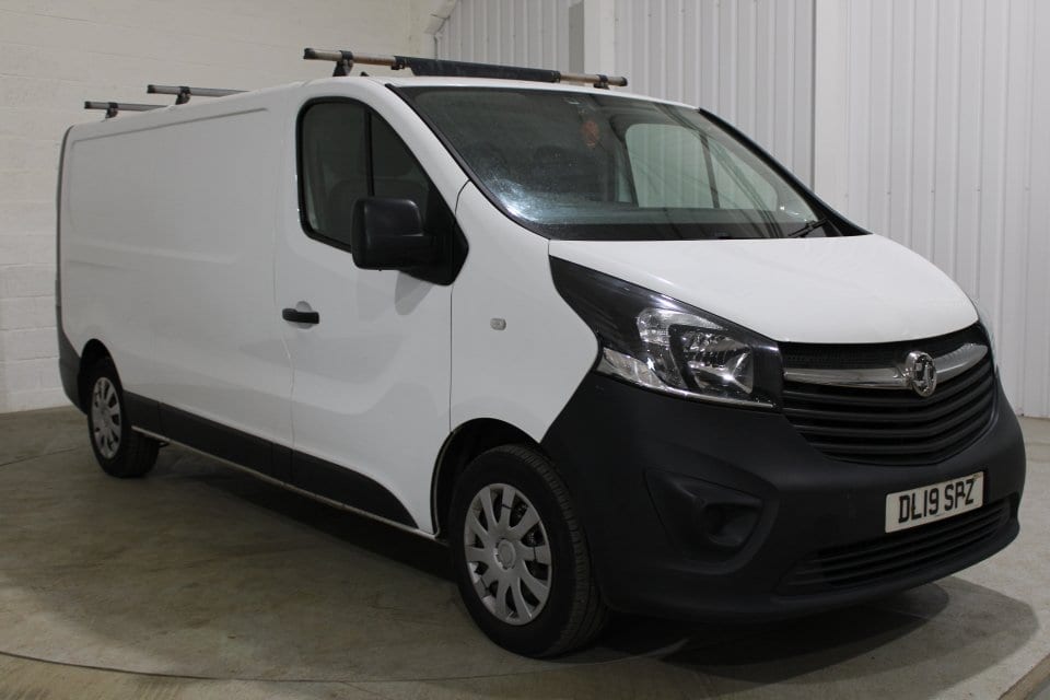 Vauxhall Vivaro - image 1 of 19