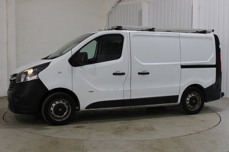 Vauxhall Vivaro - image 1 of 7