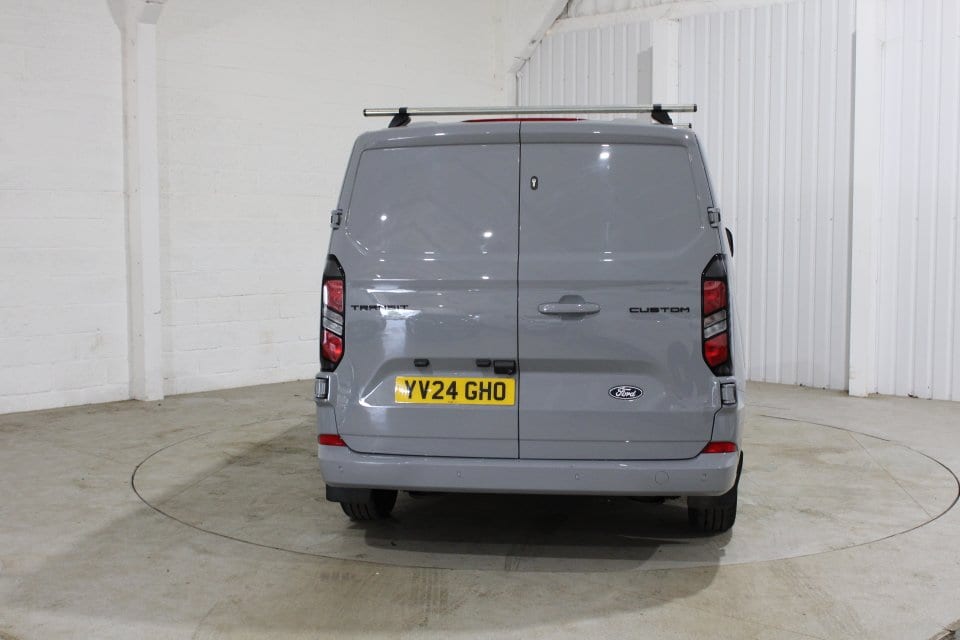 Ford Transit Custom - image 1 of 13