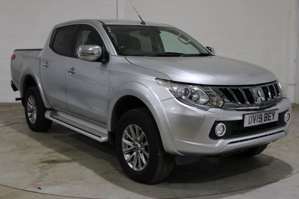Mitsubishi L200 - image 1 of 26