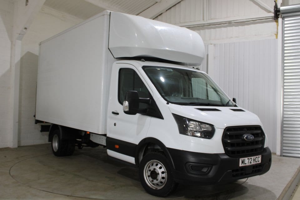 Ford Transit - image 1 of 15