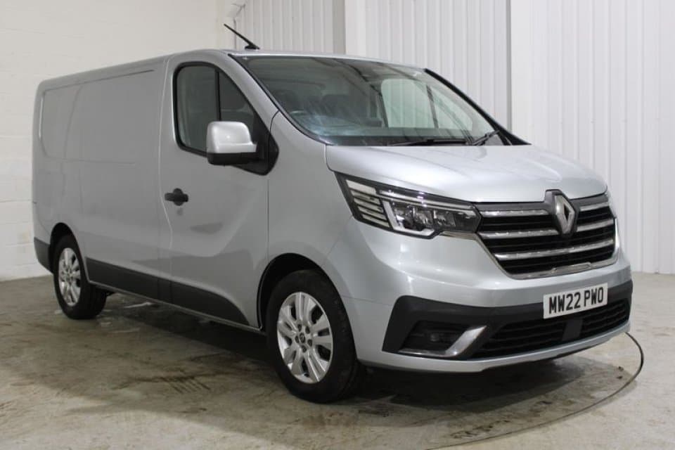 Renault Trafic - image 1 of 28