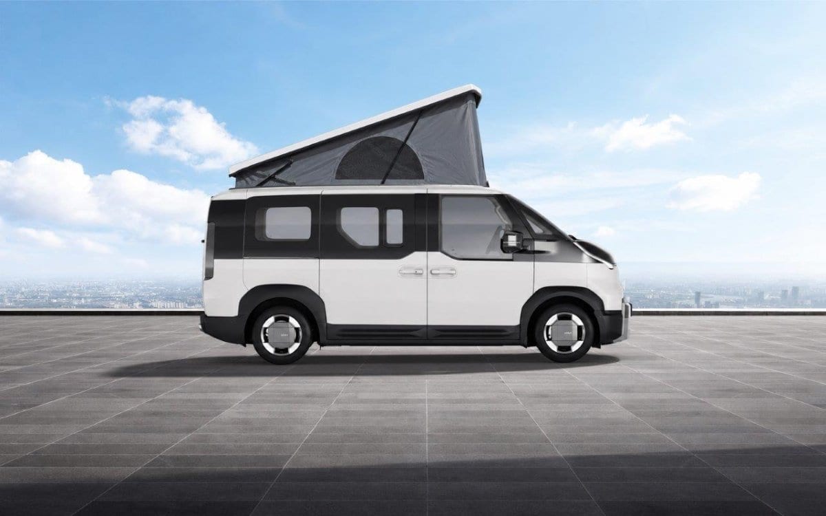 2027 Kia PV5 i-Camper Passenger Elite 71.2kWh fully in white — photo 1 of 40