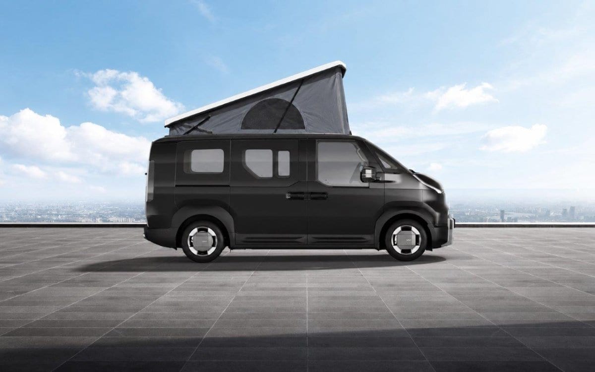 2027 Kia PV5 i-Camper Passenger Elite 71.2kWh fully in black — photo 1 of 40