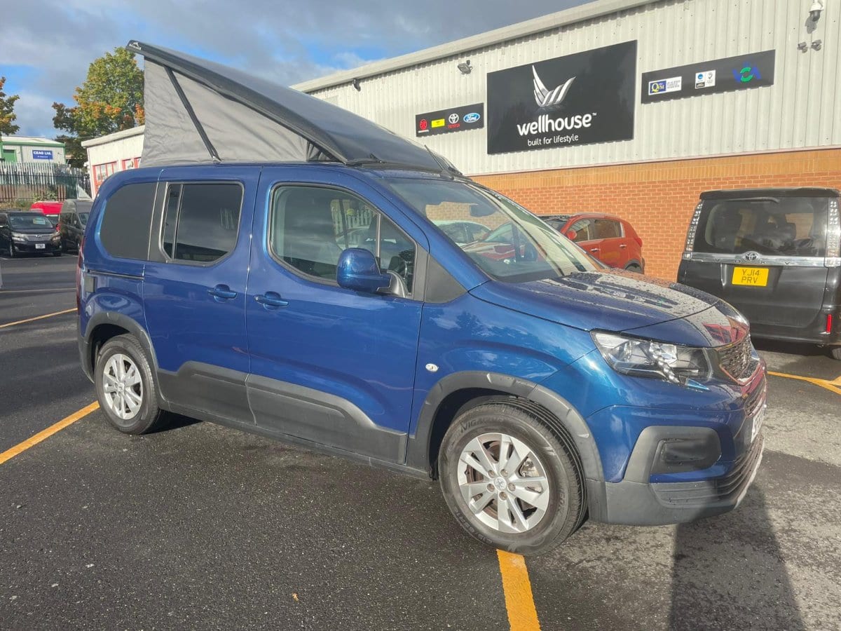 Peugeot Rifter - image 1 of 36