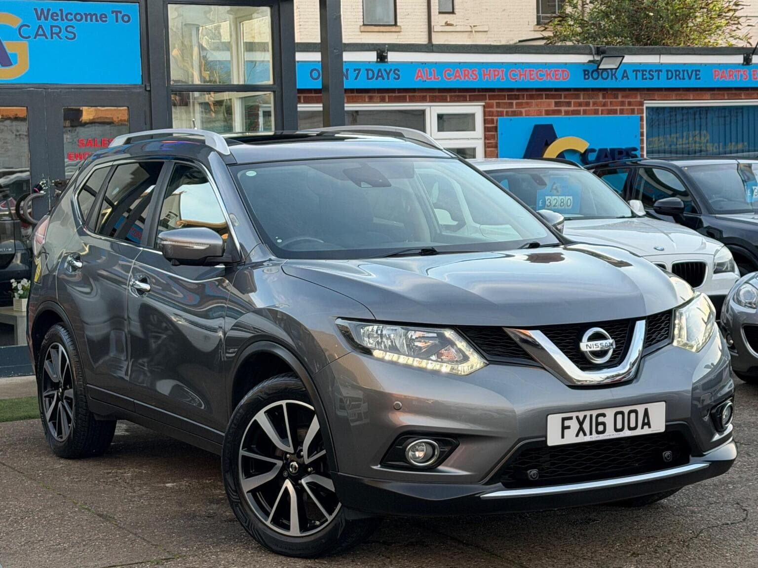 Nissan X-Trail - image 1 of 71