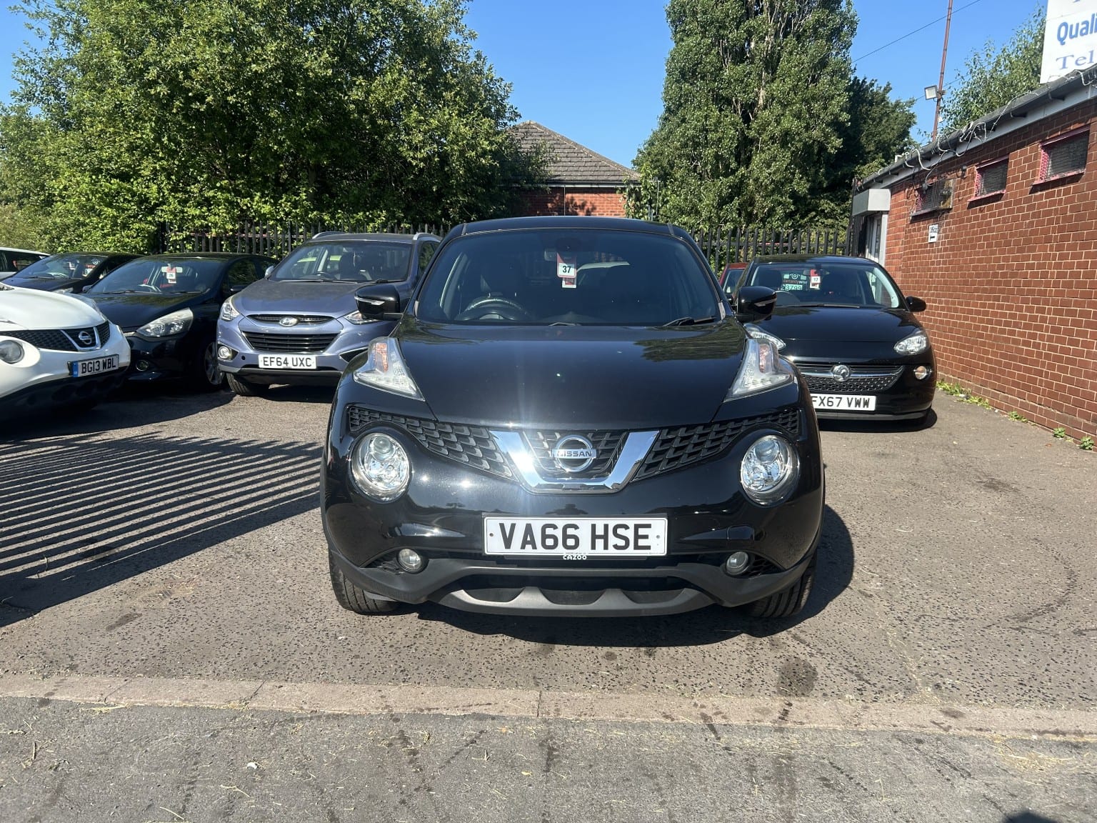 Nissan Juke - image 1 of 37