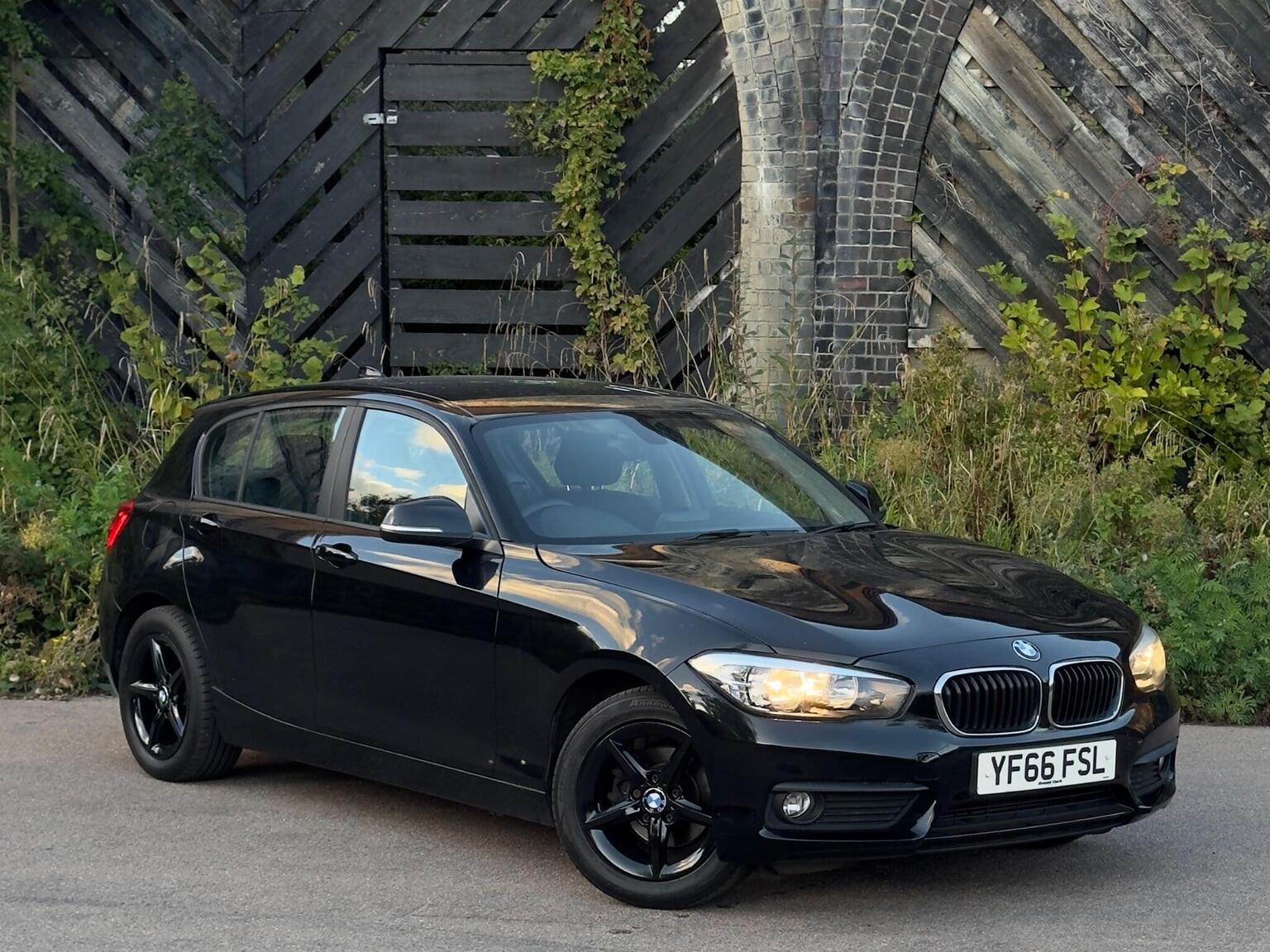 BMW 1 Series - image 1 of 53