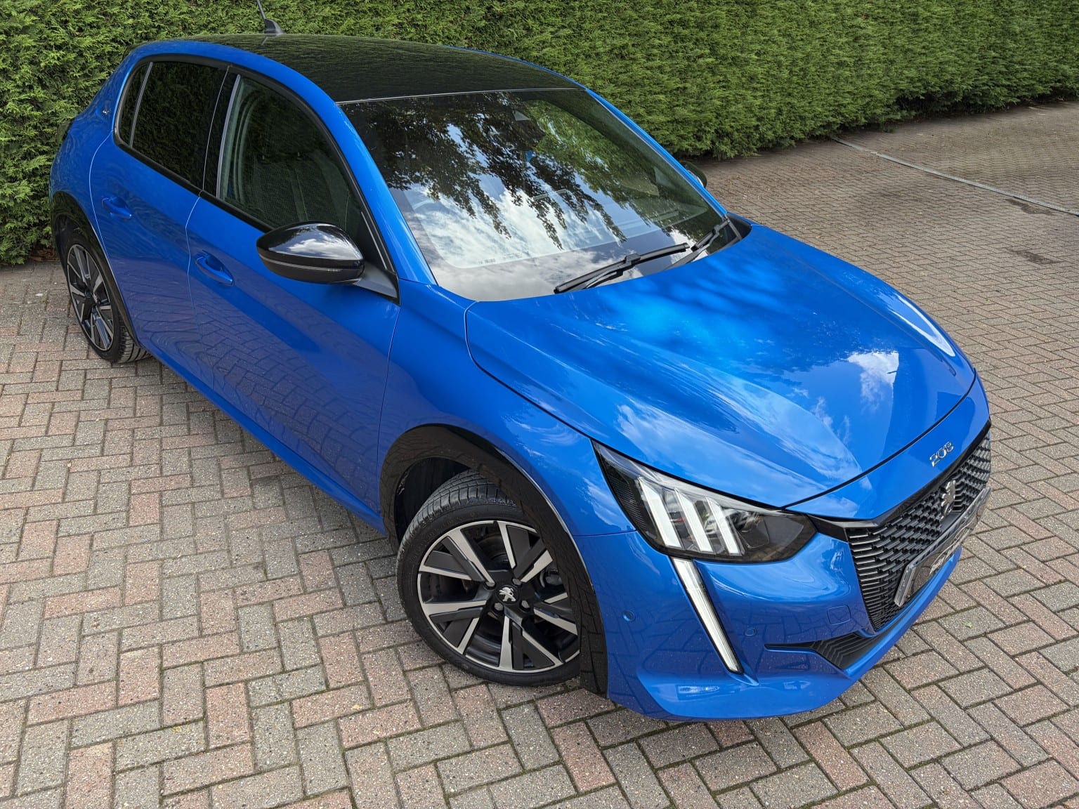 Peugeot 208 - image 1 of 39
