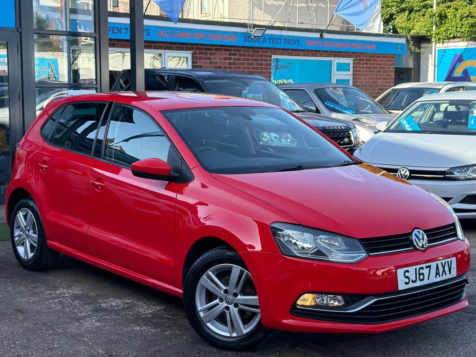 Volkswagen Polo - image 1 of 59