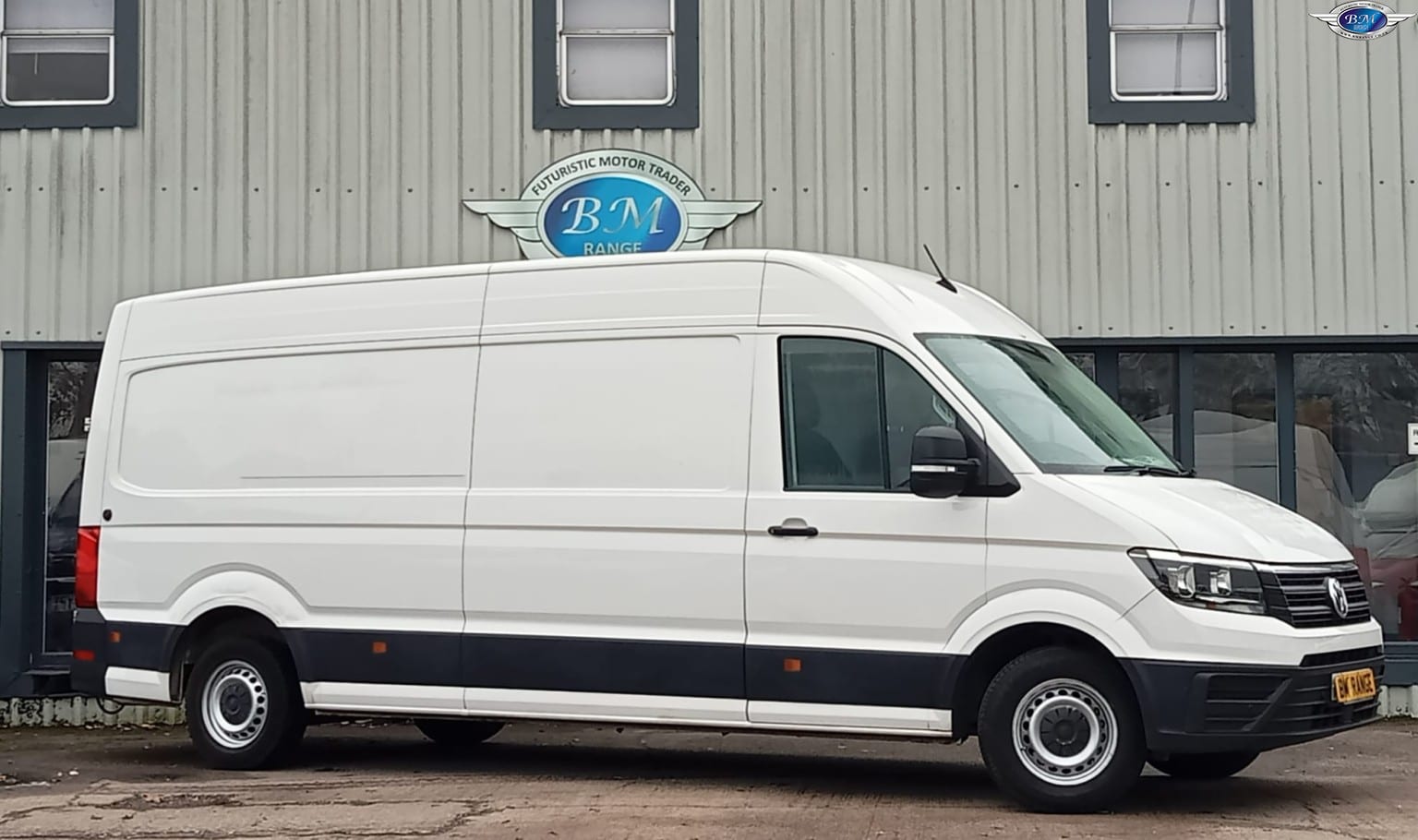 2022 Volkswagen Crafter 2.0 TDI CR35 Startline in white — photo 1 of 21