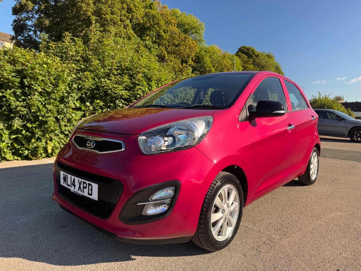 Kia Picanto - image 1 of 50