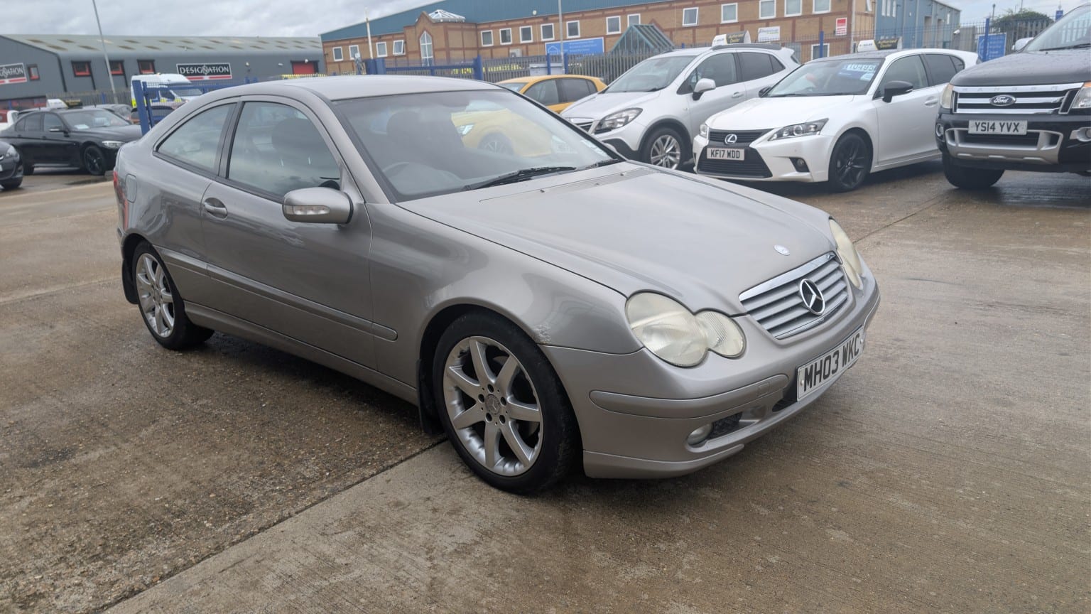 Mercedes-Benz C Class - image 1 of 19