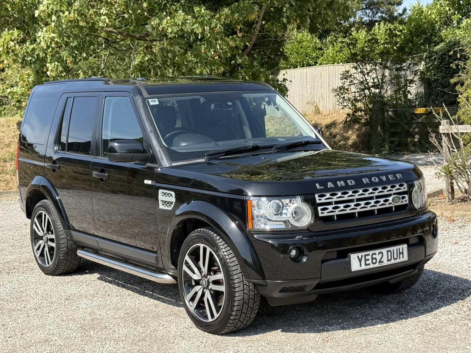 Land Rover Discovery 4 - image 1 of 30