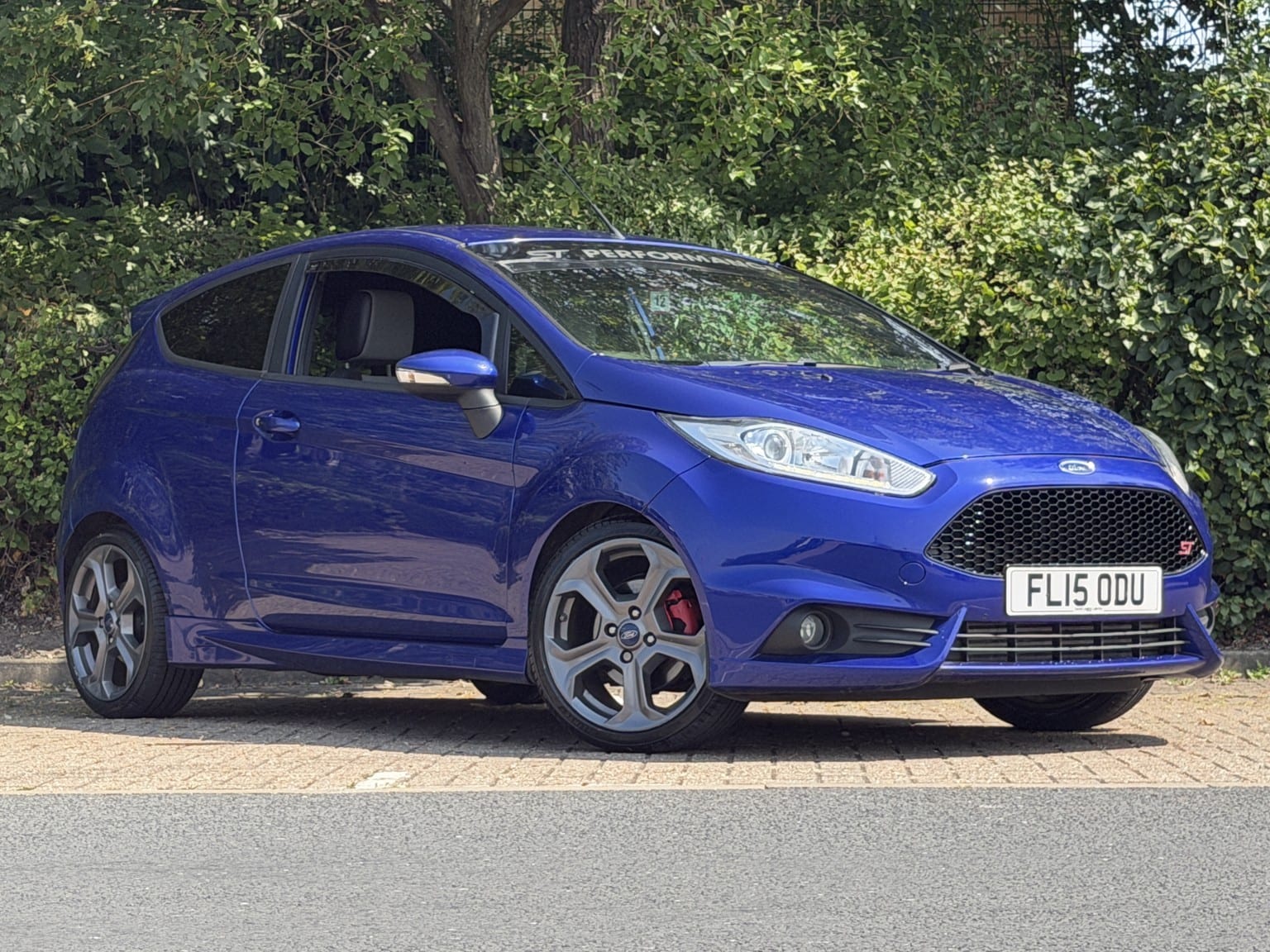 Ford Fiesta - image 1 of 27
