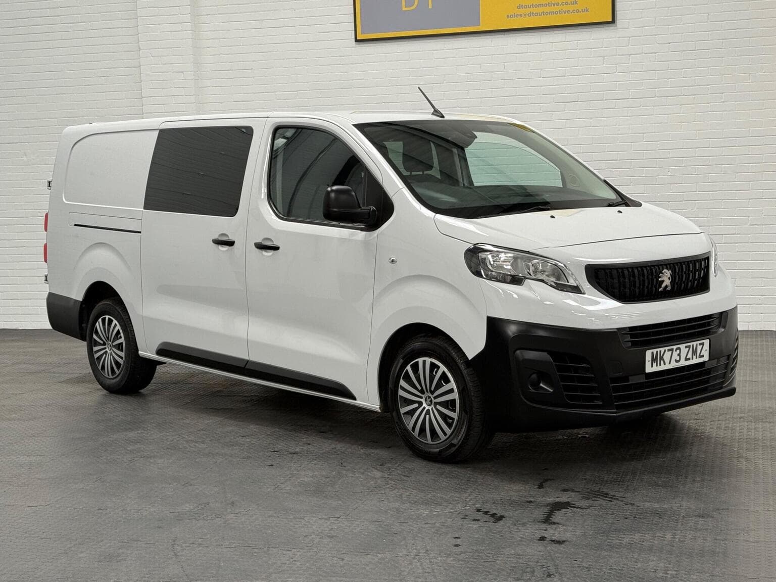 Peugeot Expert - image 1 of 93