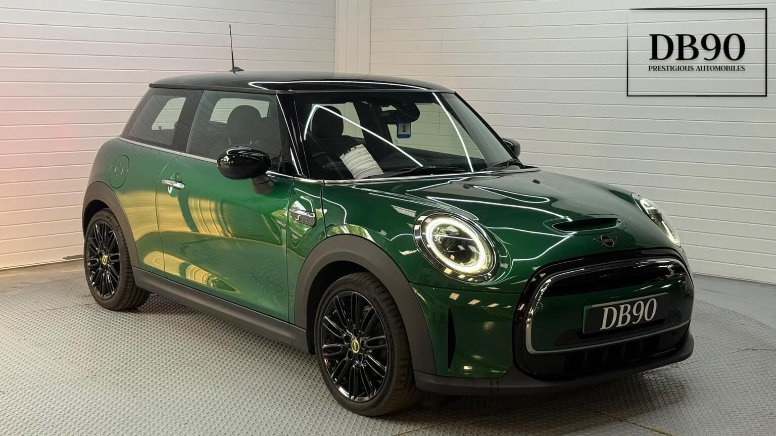 MINI Electric Hatch - image 1 of 57