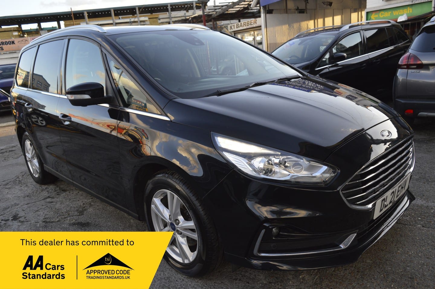 Ford Galaxy - image 1 of 25