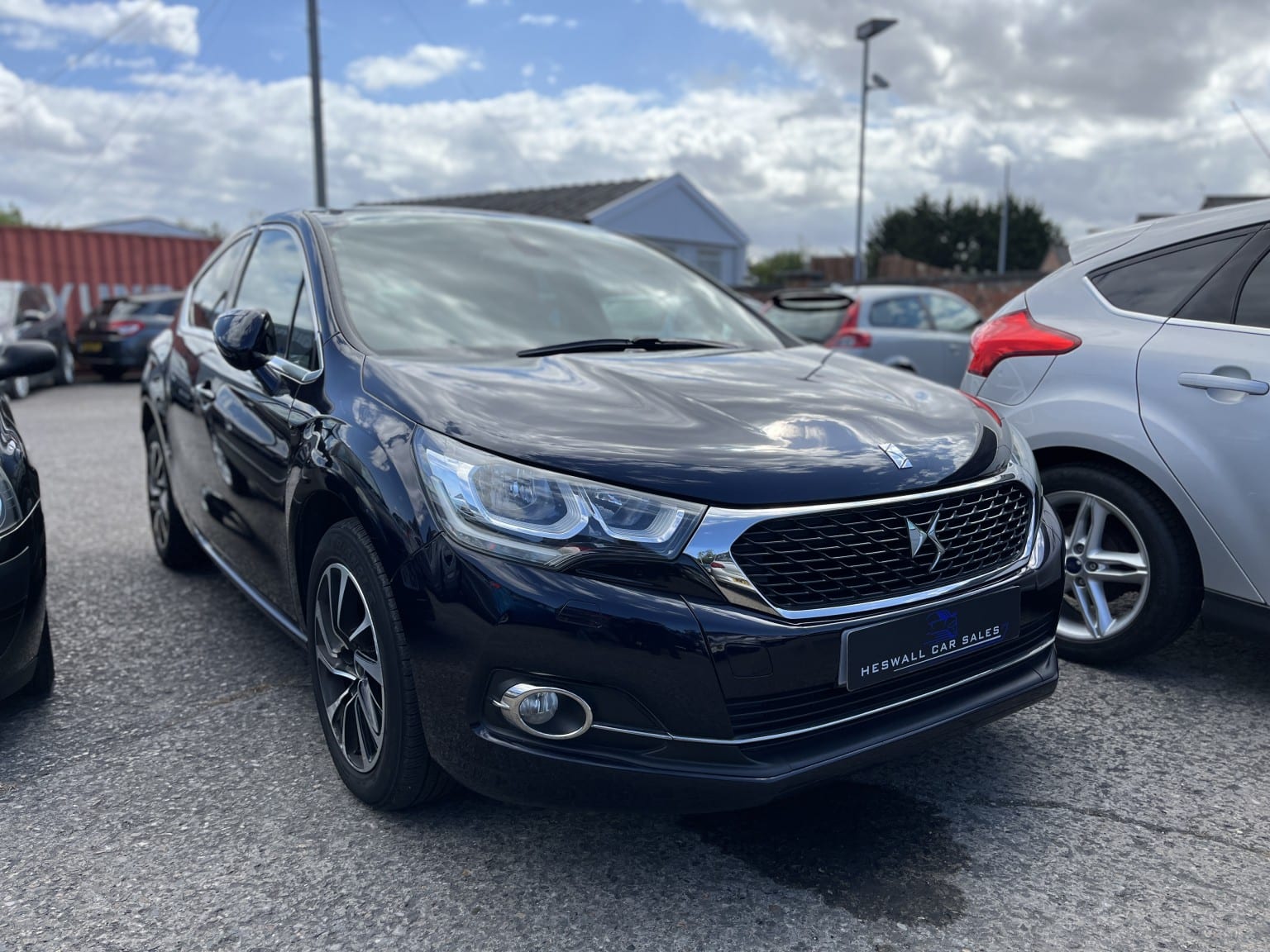 DS Automobiles DS 4 - image 1 of 2