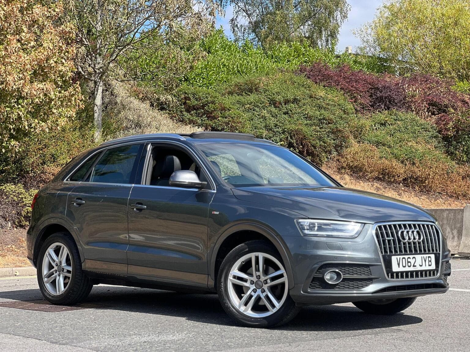 Audi Q3 - image 1 of 46