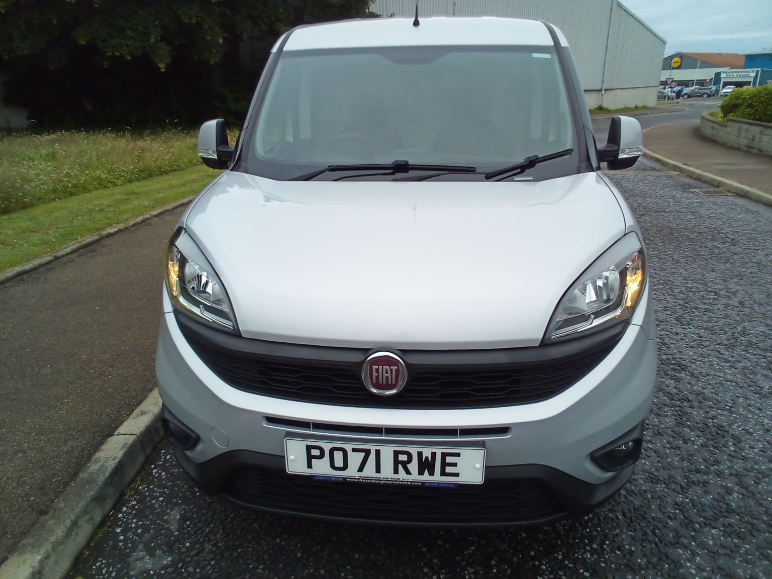 Fiat Doblo - image 1 of 15