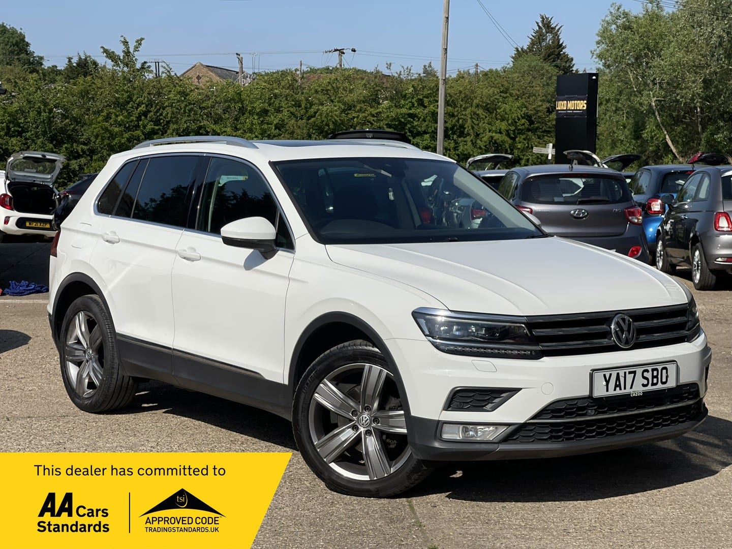 Volkswagen Tiguan - image 1 of 63