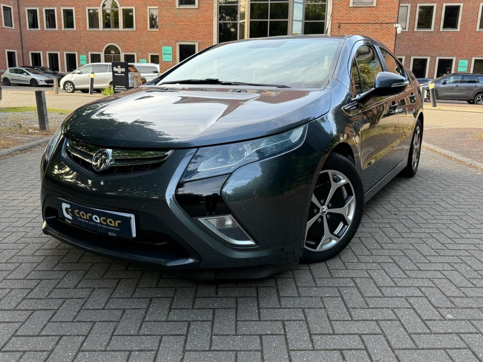 Vauxhall Ampera - image 1 of 57