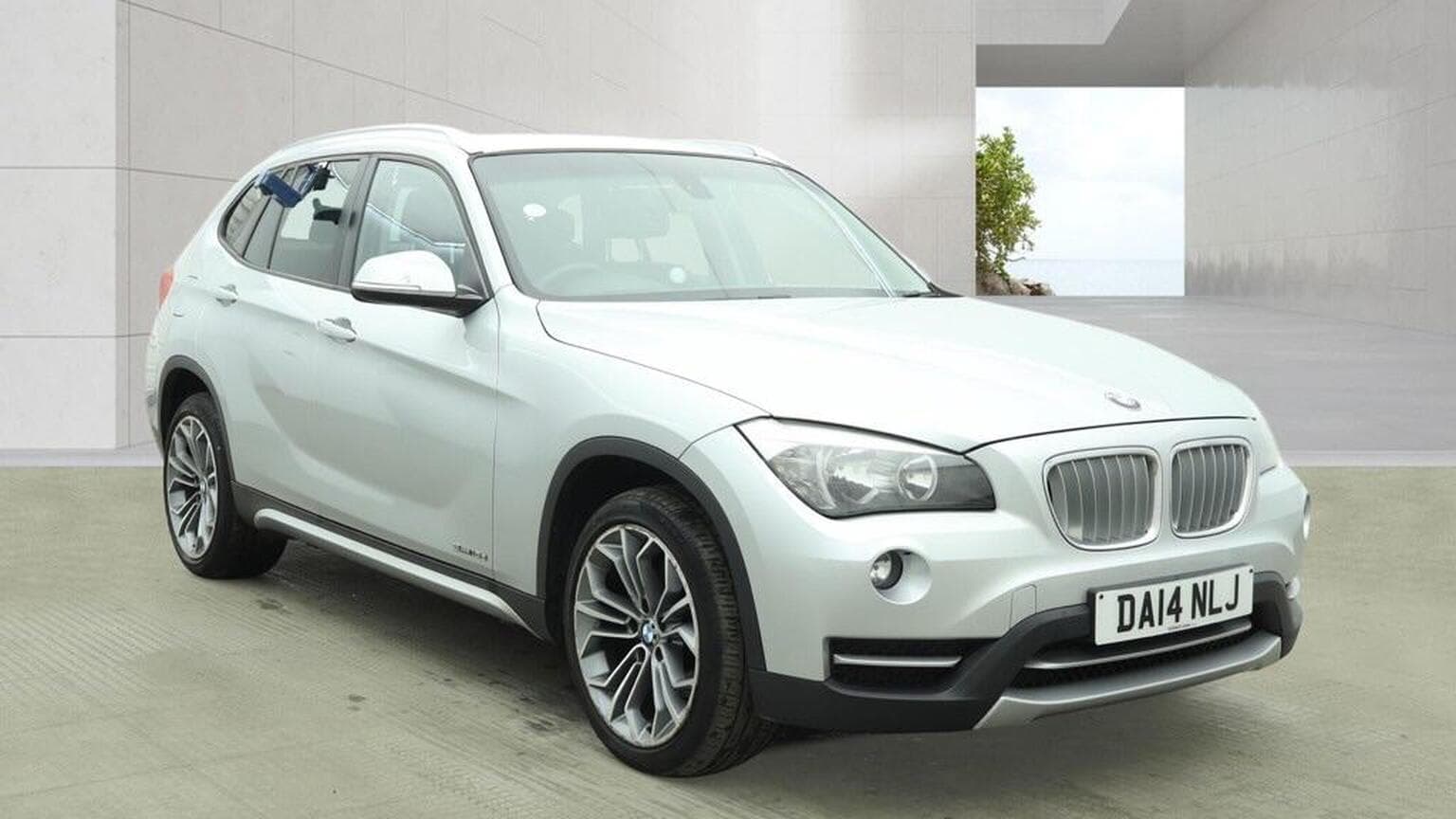 BMW X1 - image 1 of 13