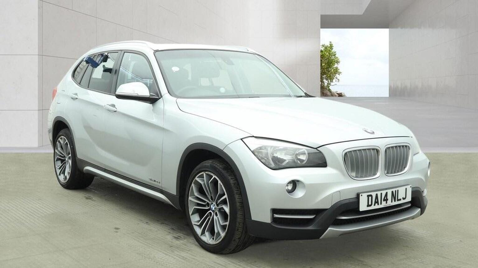 BMW X1 - image 1 of 13
