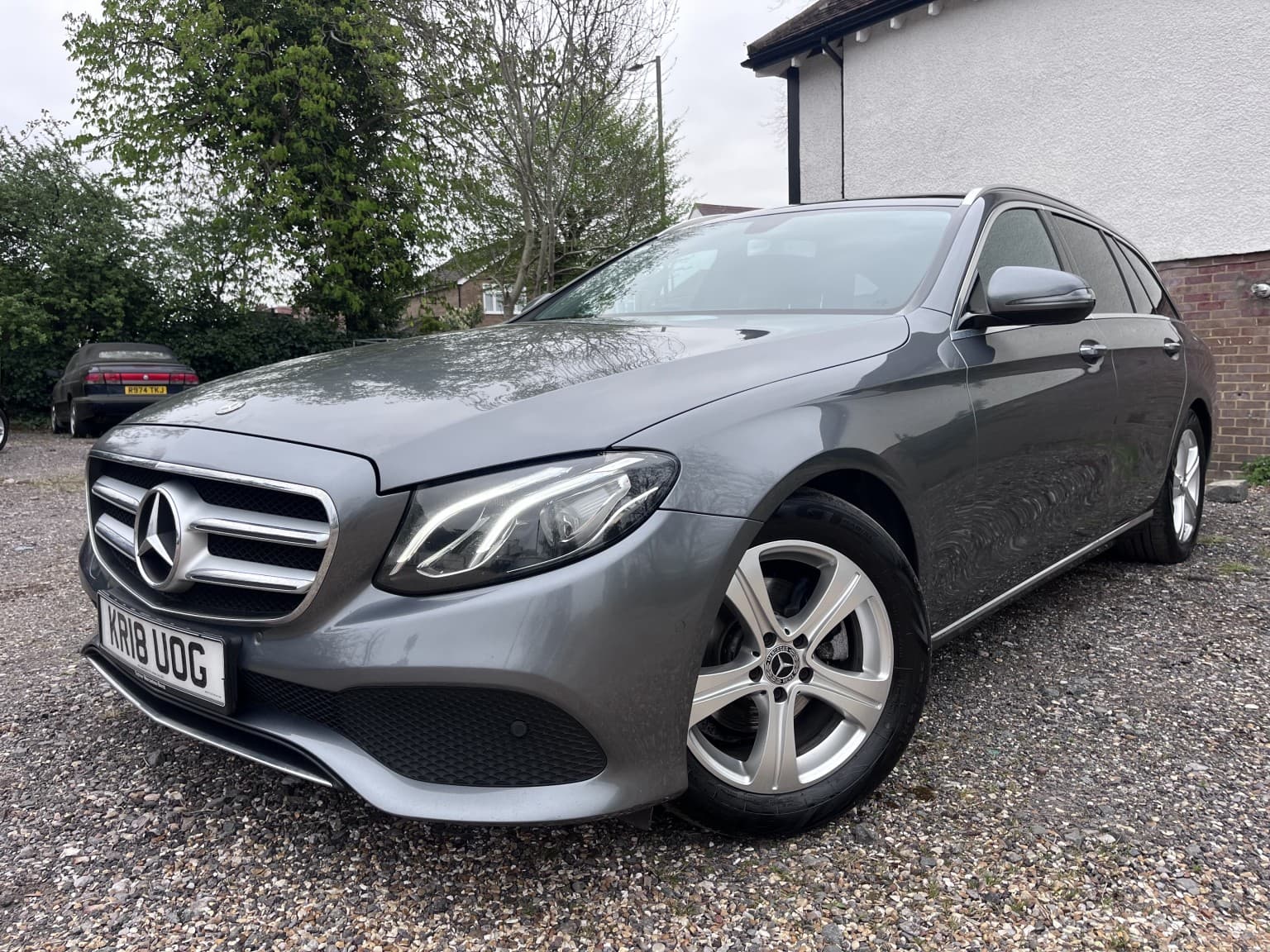Mercedes-Benz E Class - image 1 of 23