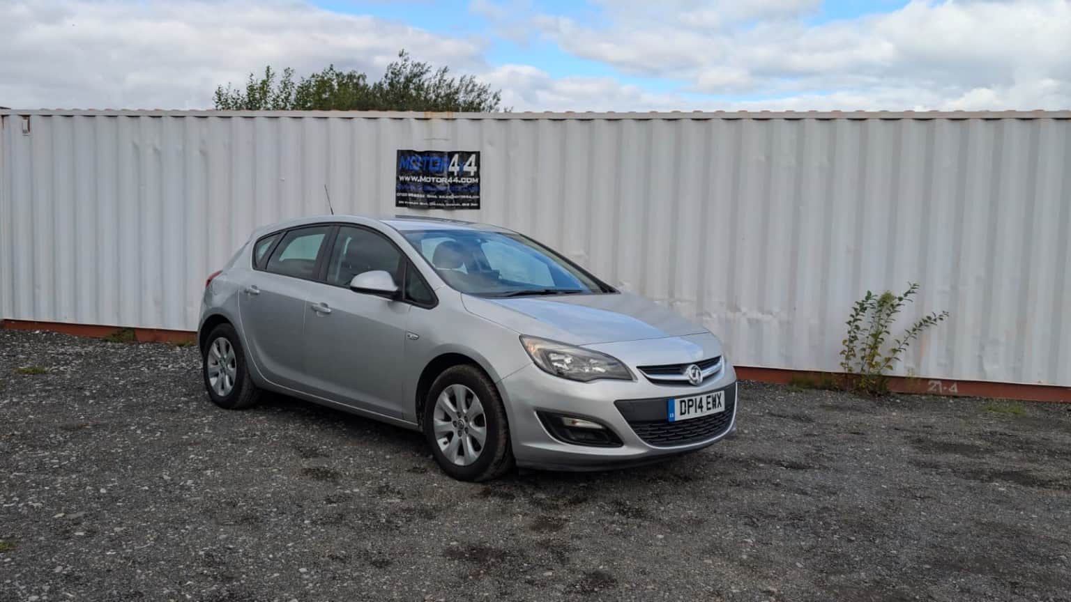 Vauxhall Astra - image 1 of 35