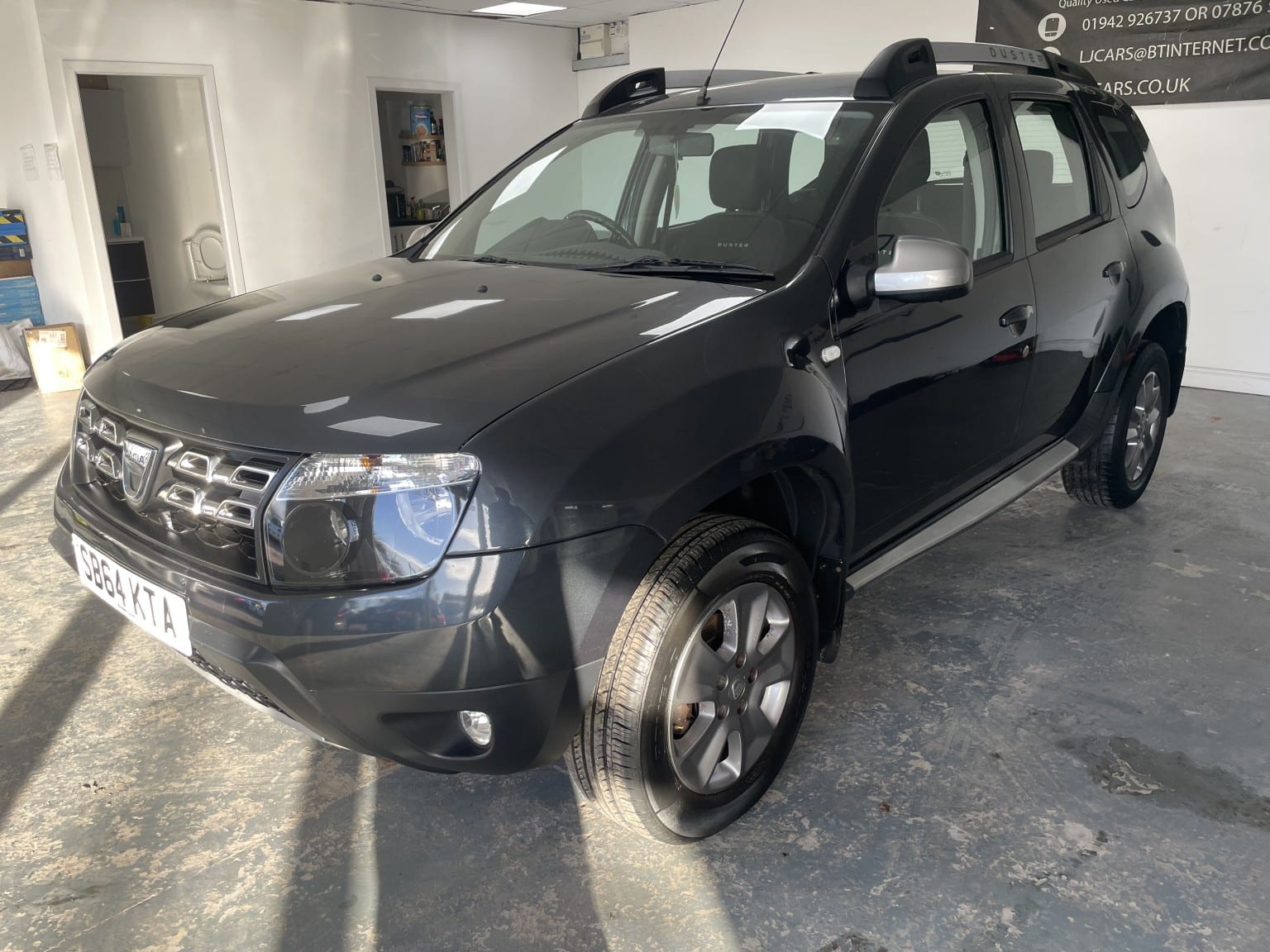 Dacia Duster - image 1 of 20