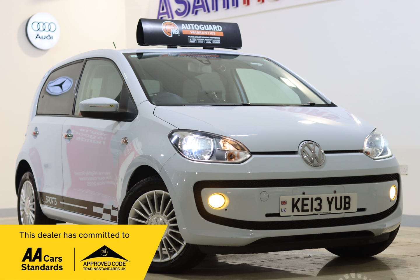 Volkswagen up! - image 1 of 79