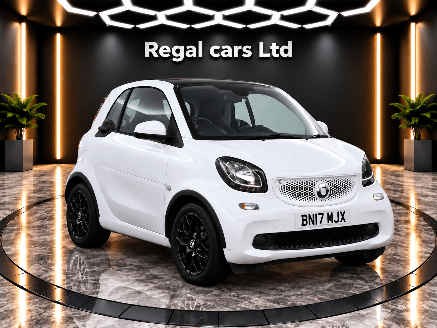 Smart Fortwo - image 1 of 9