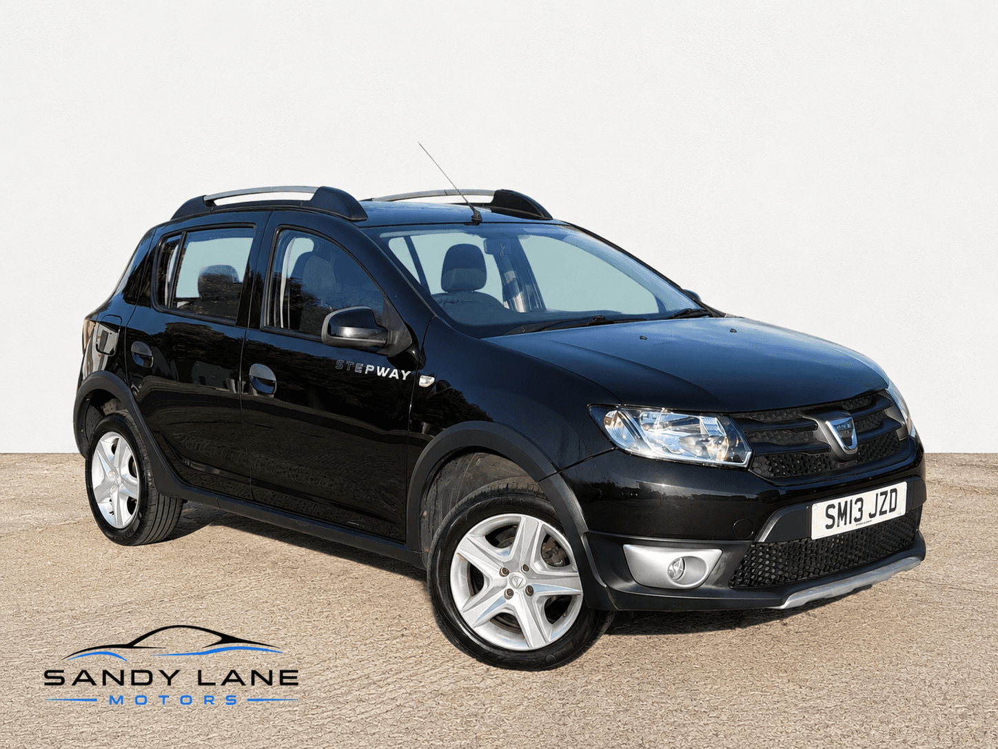 Dacia Sandero Stepway - image 1 of 21