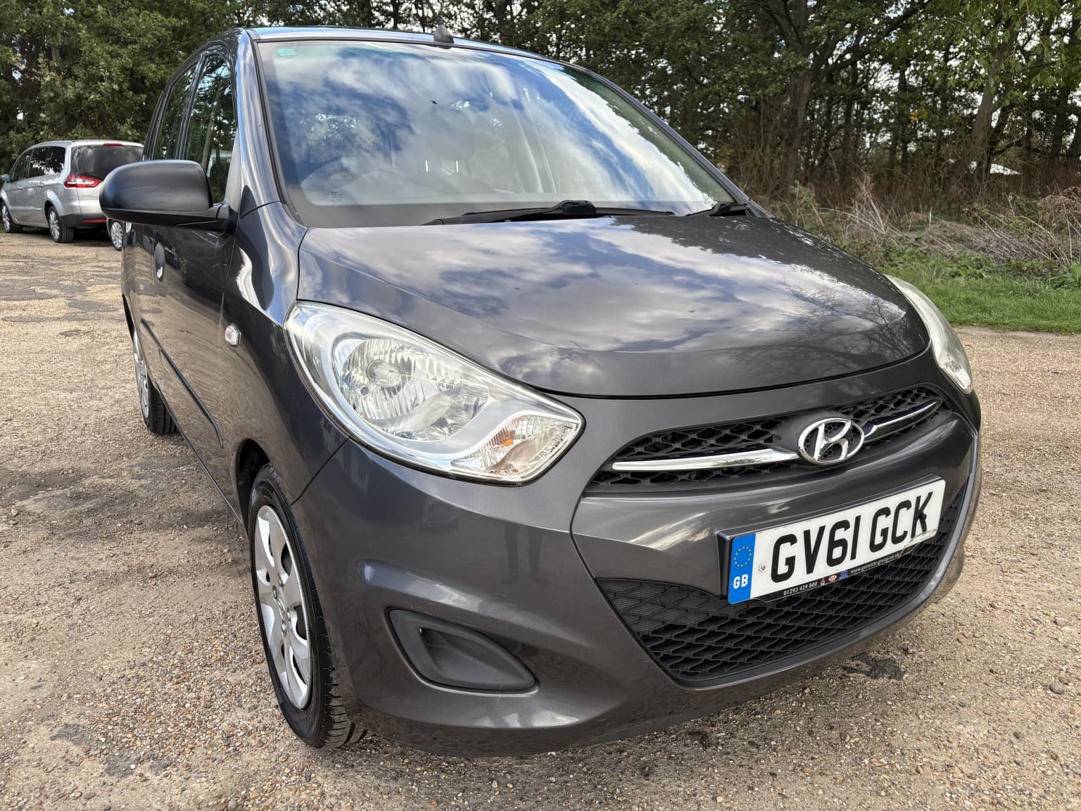 Hyundai i10 - image 1 of 27