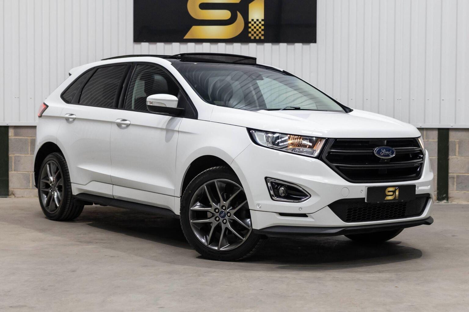 Ford Edge - image 1 of 74
