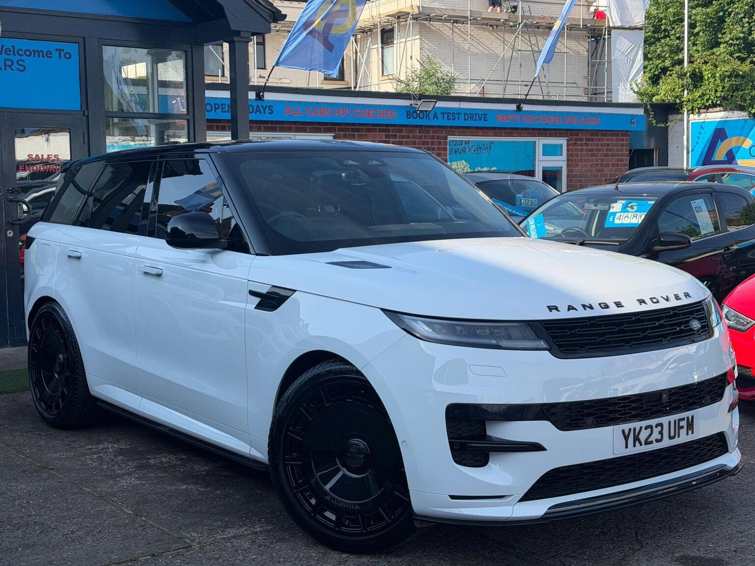 Land Rover Range Rover Sport - image 1 of 85