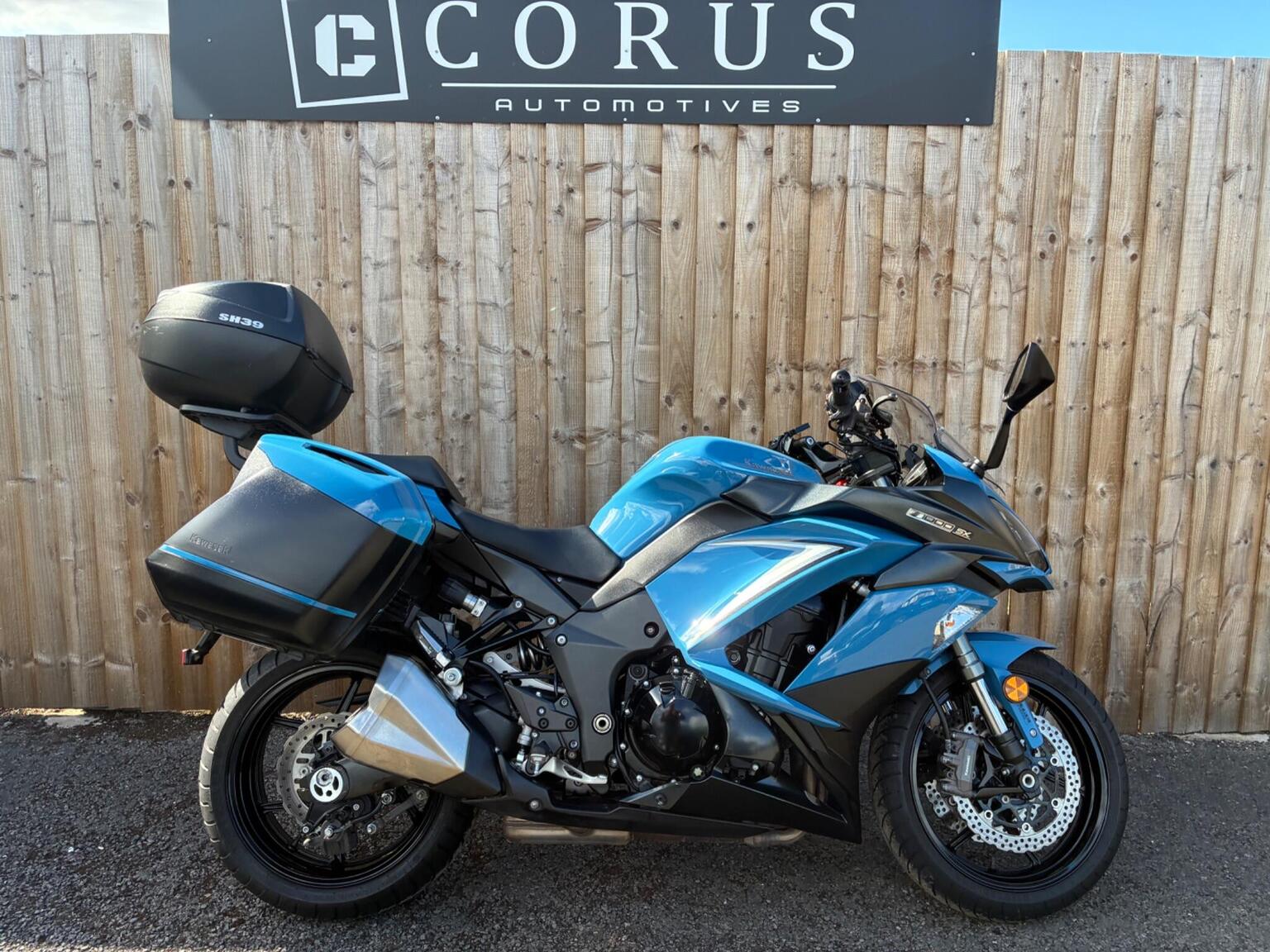 Kawasaki Z1000 SX - image 1 of 17