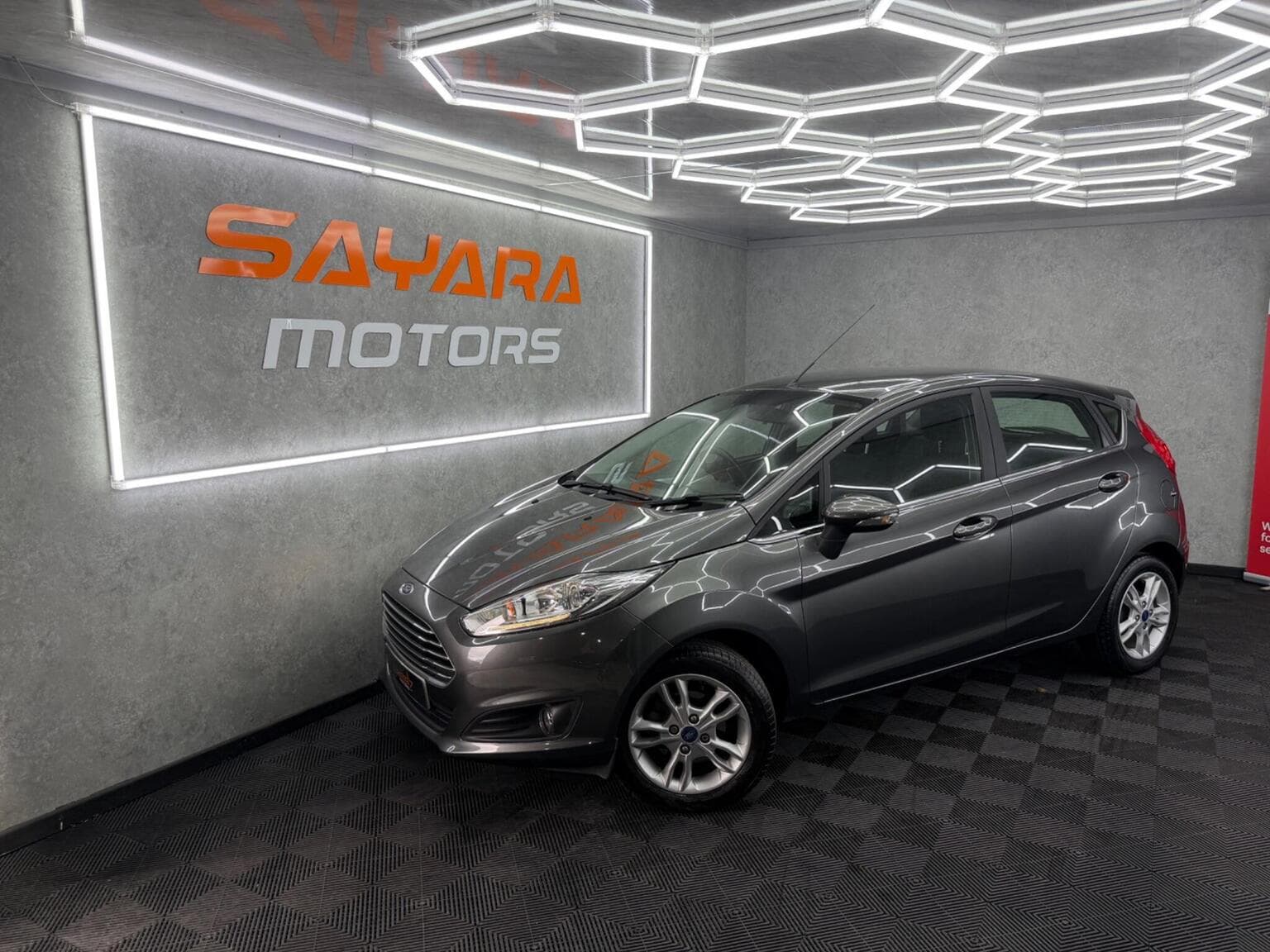 Ford Fiesta - image 1 of 34