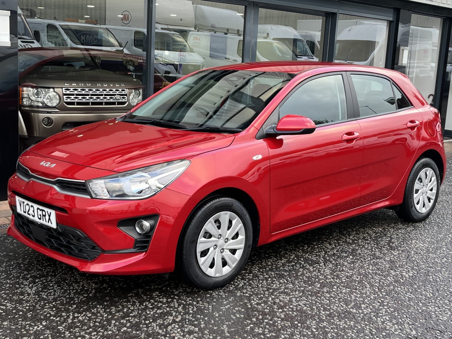 Kia Rio - image 1 of 25