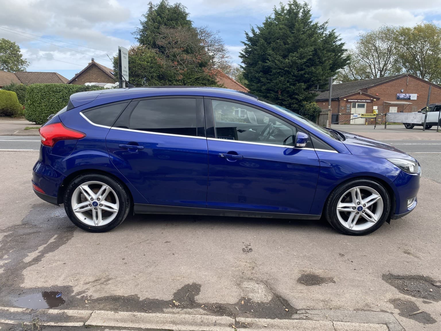 Ford Focus - image 1 of 6