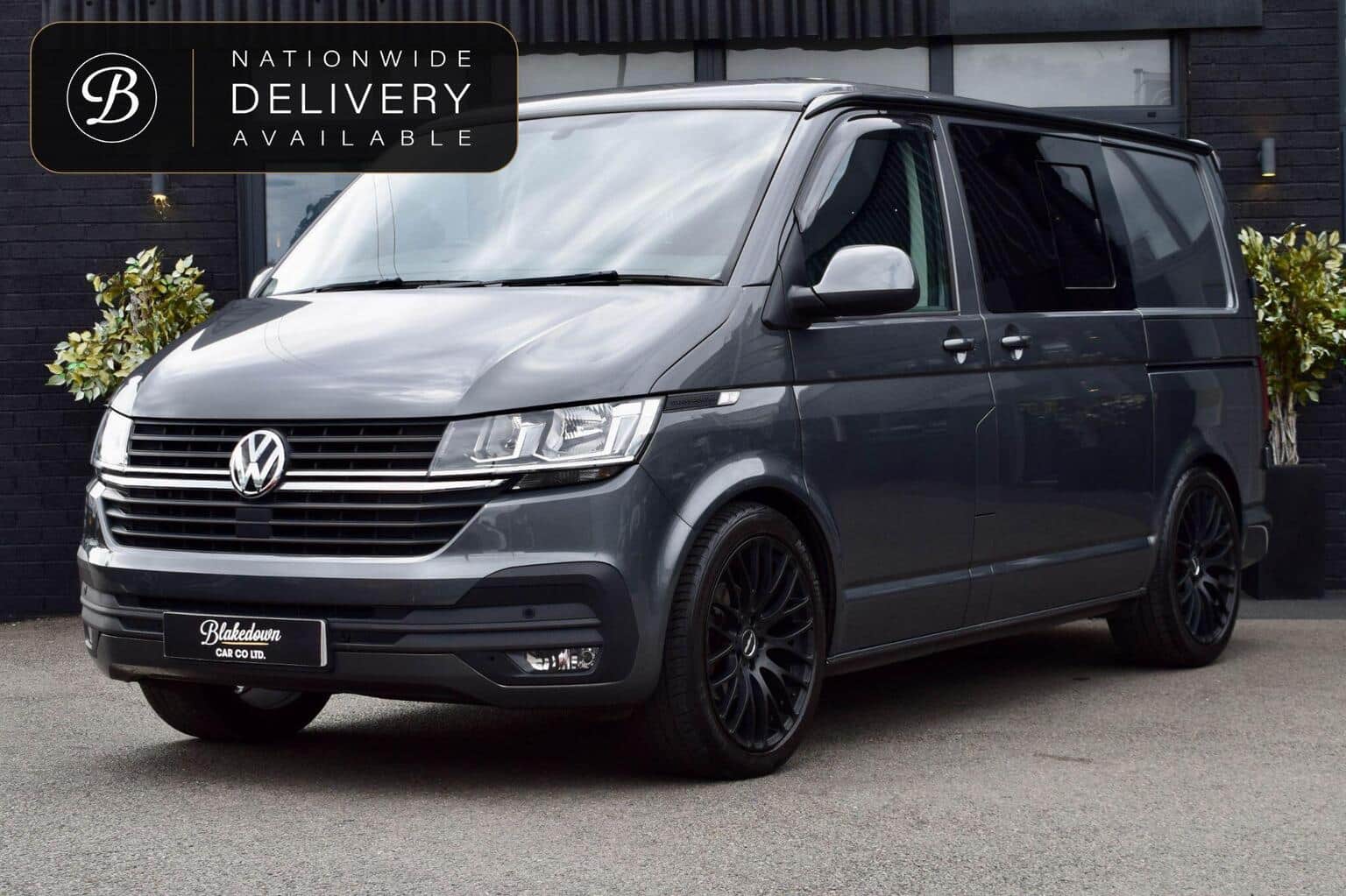 Volkswagen Transporter - image 1 of 52