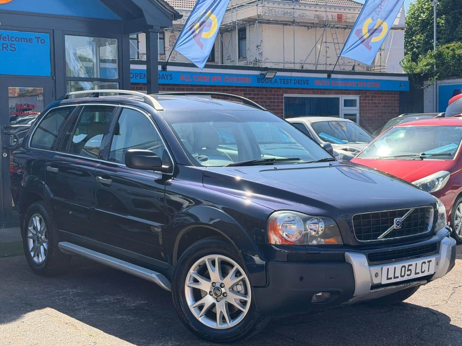 Volvo XC90 - image 1 of 69