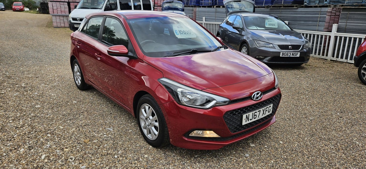 Hyundai i20 - image 1 of 14