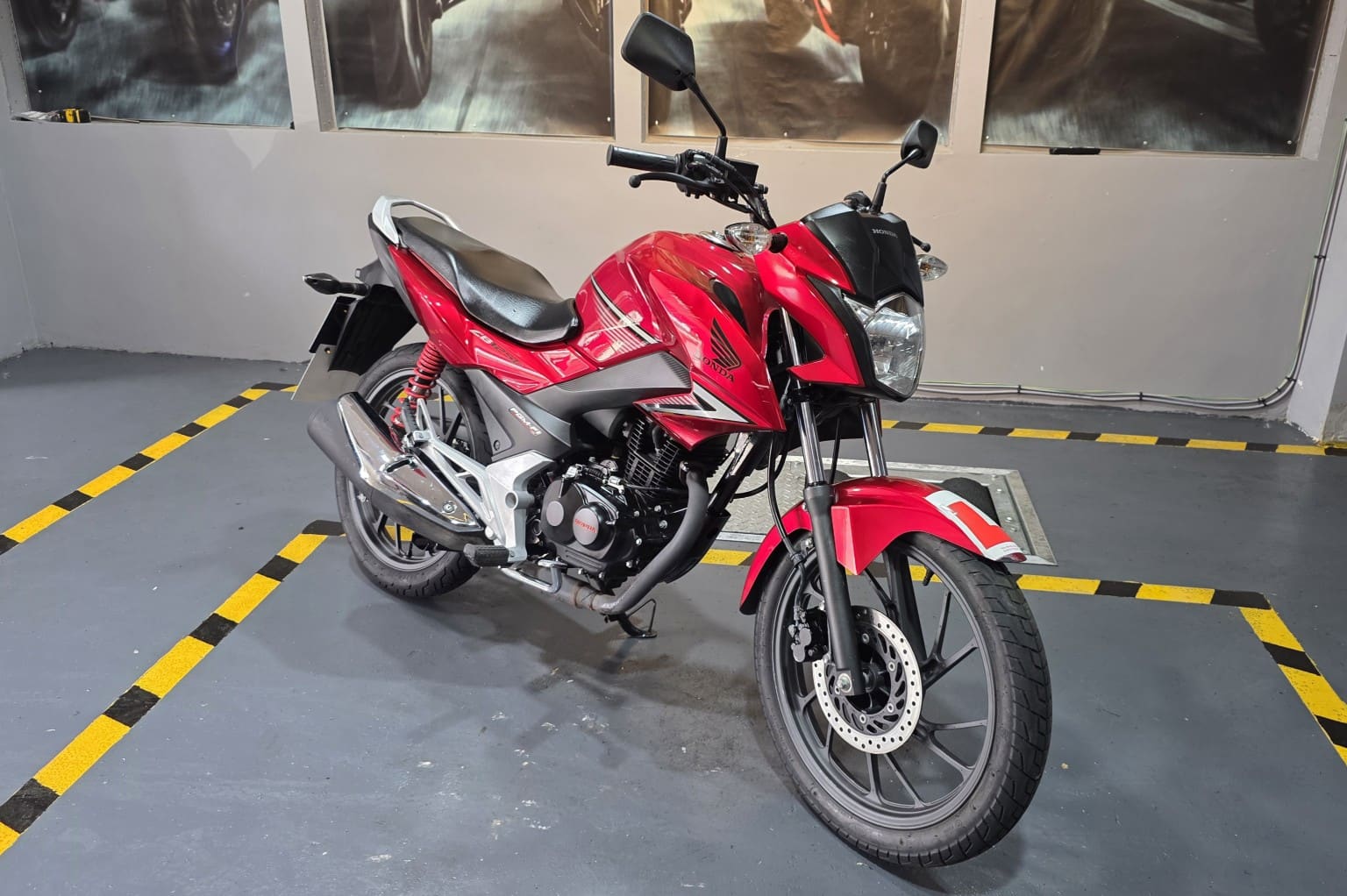 Honda CB125F - image 1 of 26